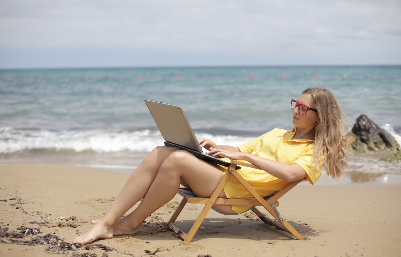laptop beach