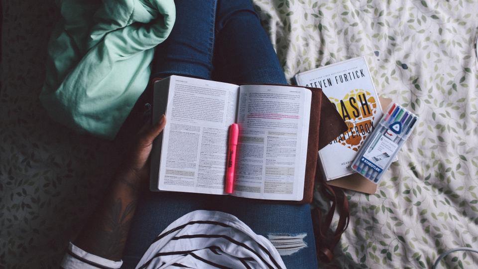 how to stay positive in negative times, mediation apps, affirmations for millennials